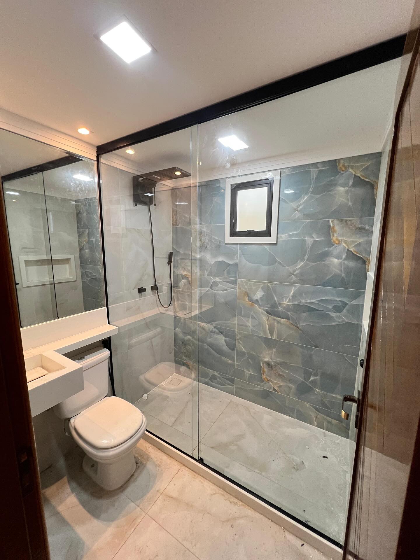 Box de banheiro moderno